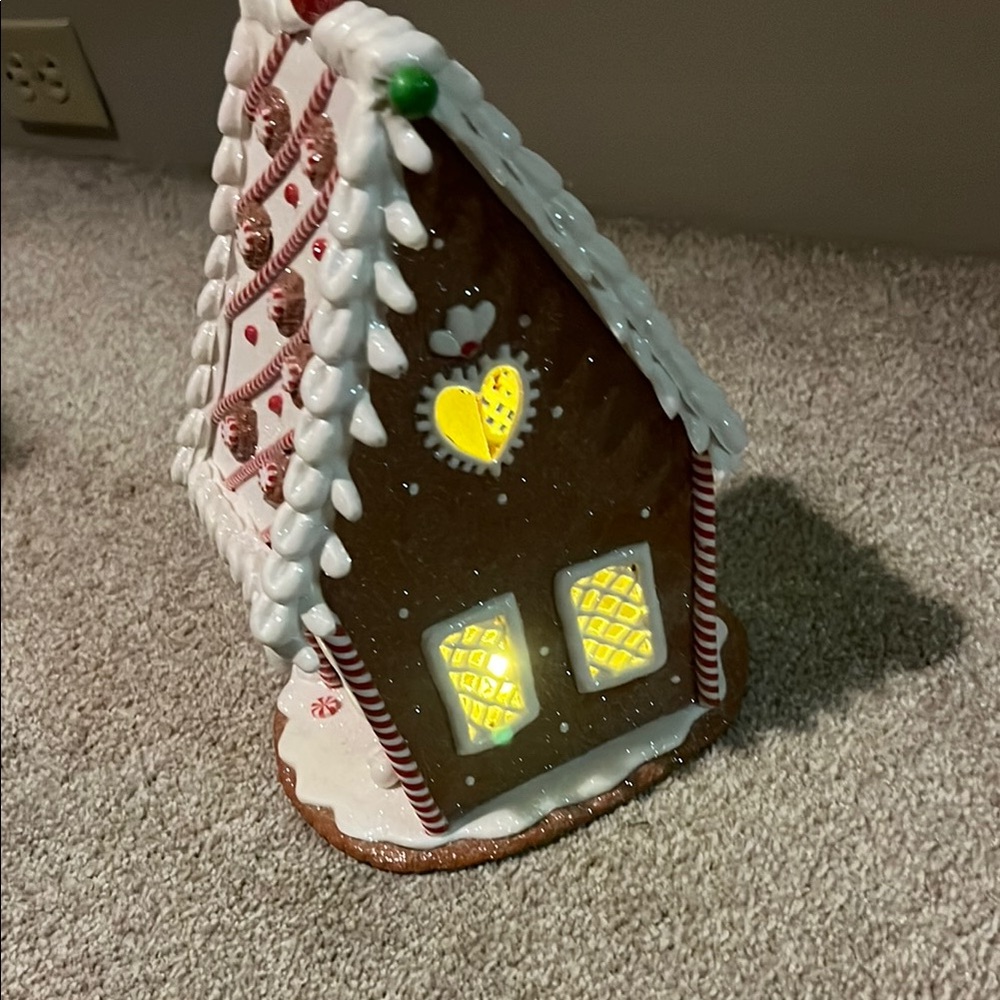 Festive Gingerbread House Decoration - Brown and White - Picture 4 of 7